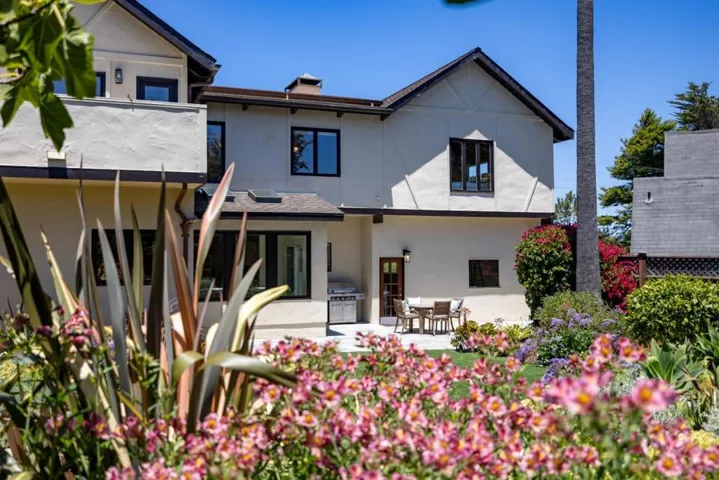 135 Pacific Avenue, Pacific Grove, California 93950