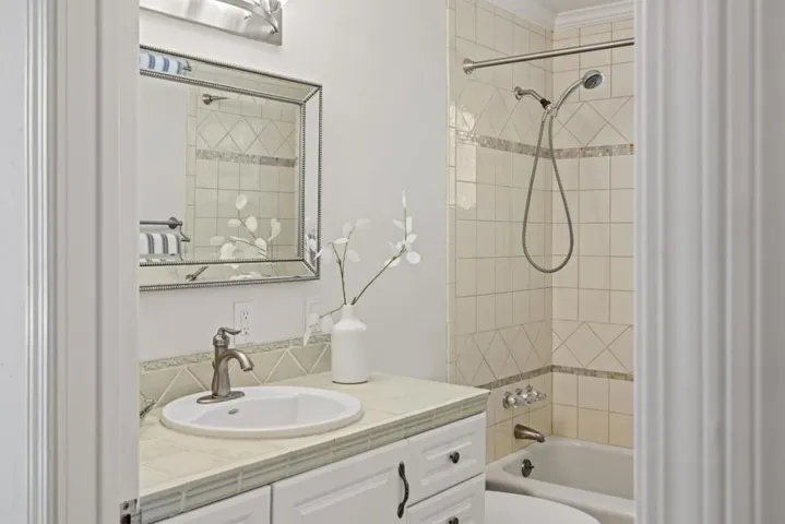 135 Pacific Avenue, Pacific Grove, California 93950