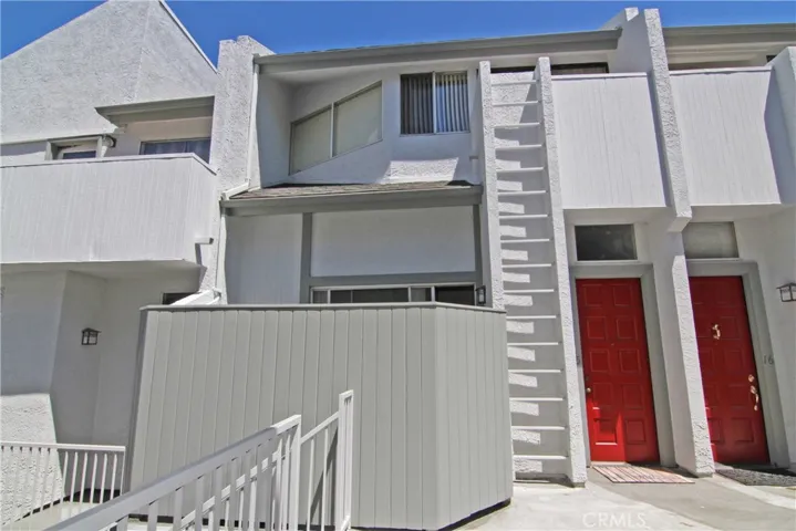 10911 Bluffside Drive 15, Studio City, California 91604