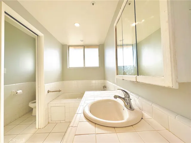 9956-Bathroom #1