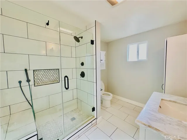 B9956- Bathroom #2