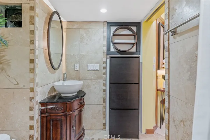 6107 Monero Dr Adu, Rancho Palos Verdes, California 90275