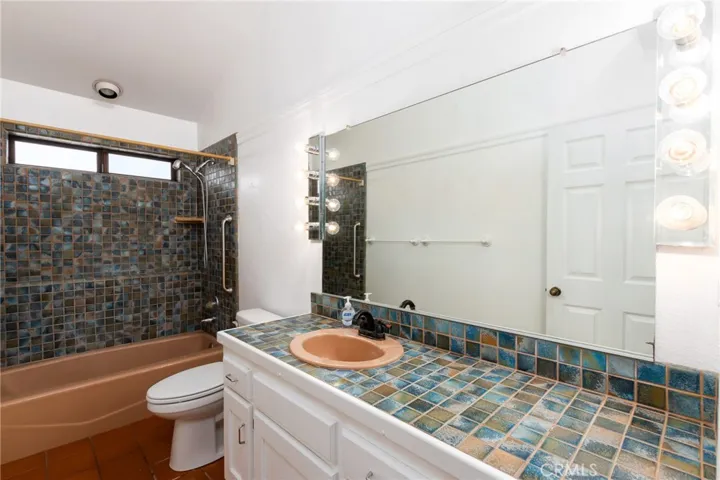 2nd bathroom