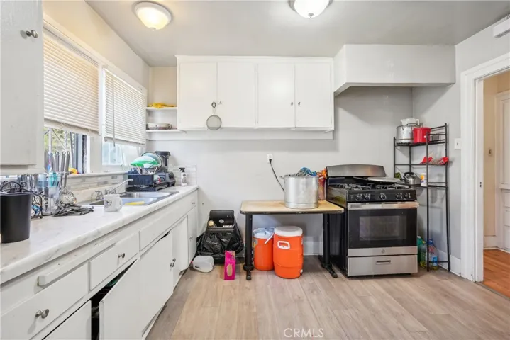 700 E 50th Street, Los Angeles, California 90011
