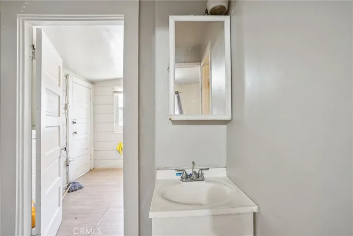 700 E 50th Street, Los Angeles, California 90011