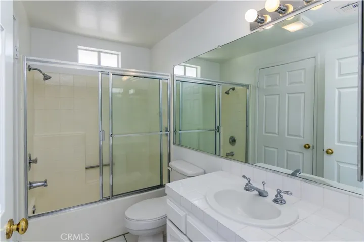 8624 De Soto Avenue 108, Canoga Park, California 91304