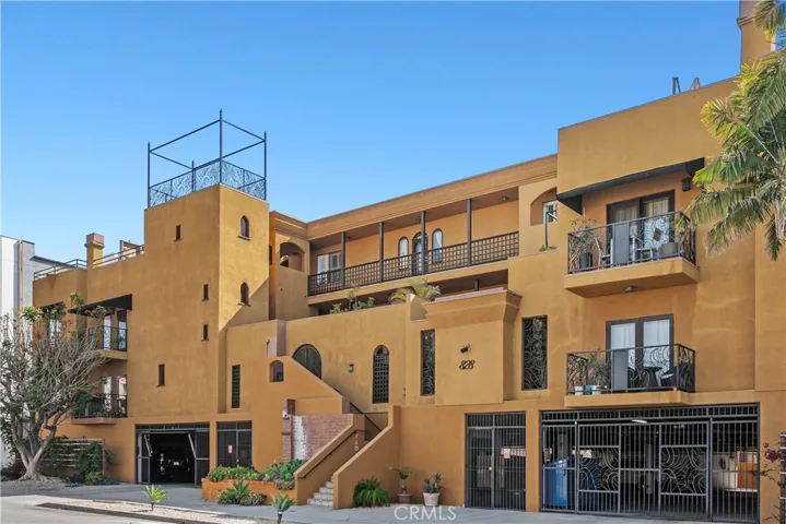 828 N Hudson Avenue 106, Los Angeles, California 90038