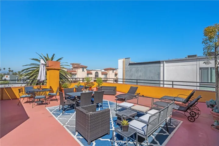 828 N Hudson Avenue 106, Los Angeles, California 90038
