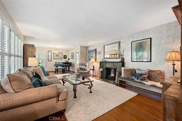 Spacious Living room with fireplace.