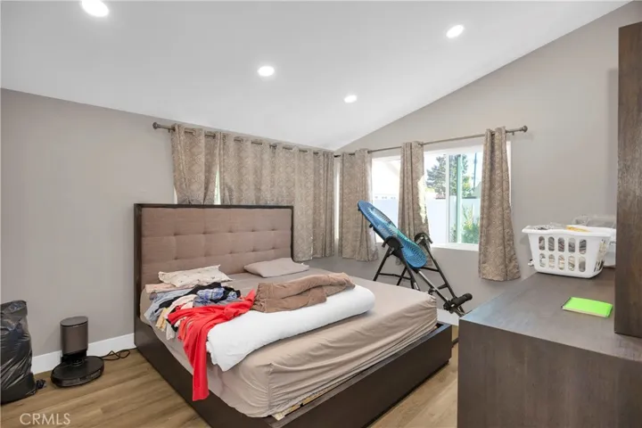11442 Foster Road, Los Alamitos, California 90720