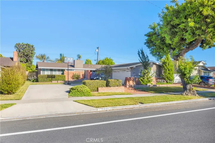 11442 Foster Road, Los Alamitos, California 90720