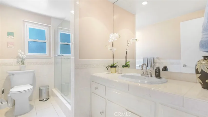 9614 Vanalden Avenue, Northridge, California 91324