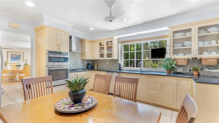 9614 Vanalden Avenue, Northridge, California 91324