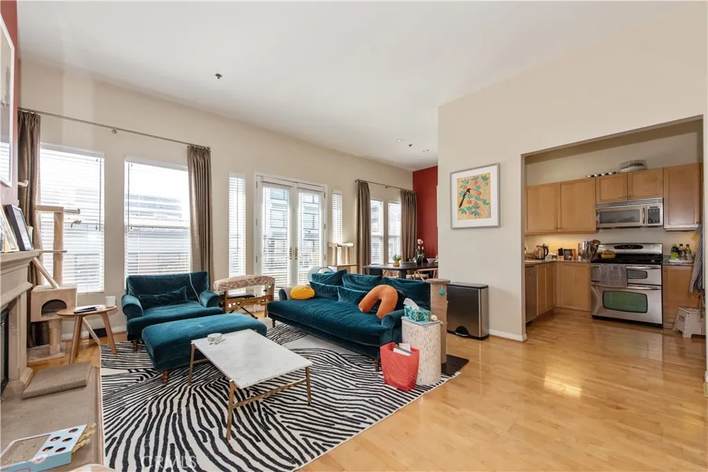 80 N Raymond Avenue 202, Pasadena, California 91103 home-pic-4