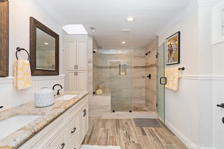 Primary to Bathroom