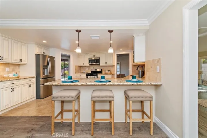 Dining into Kitchen