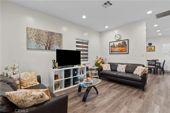 2736 W 14th Street, Los Angeles, California 90006