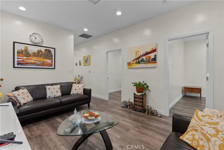 2736 W 14th Street, Los Angeles, California 90006