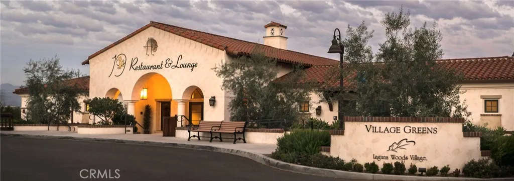 Village Greens Restaurant and Lounge