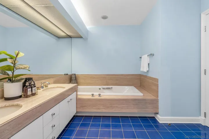 700 Front St 1402, San Diego, California 92101
