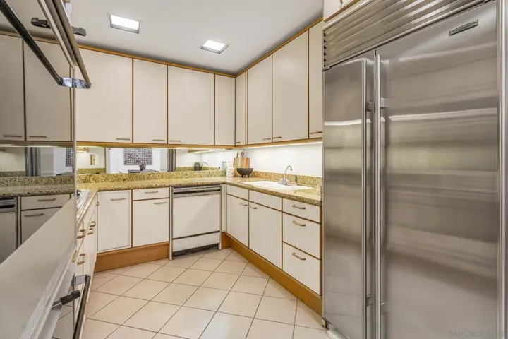 700 Front St 1402, San Diego, California 92101