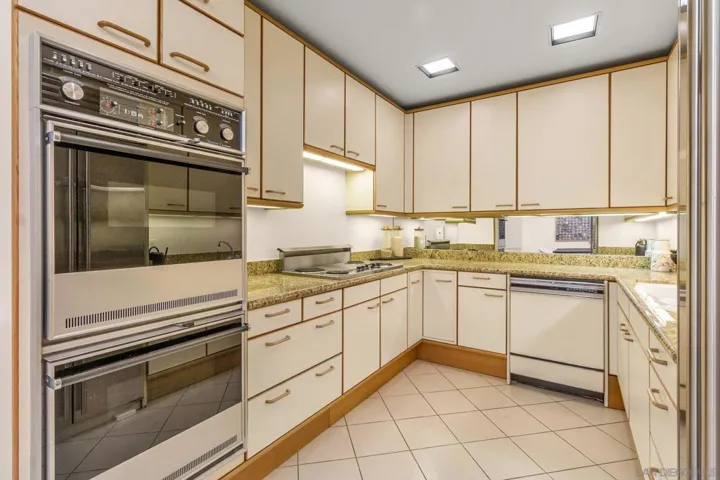 700 Front St 1402, San Diego, California 92101