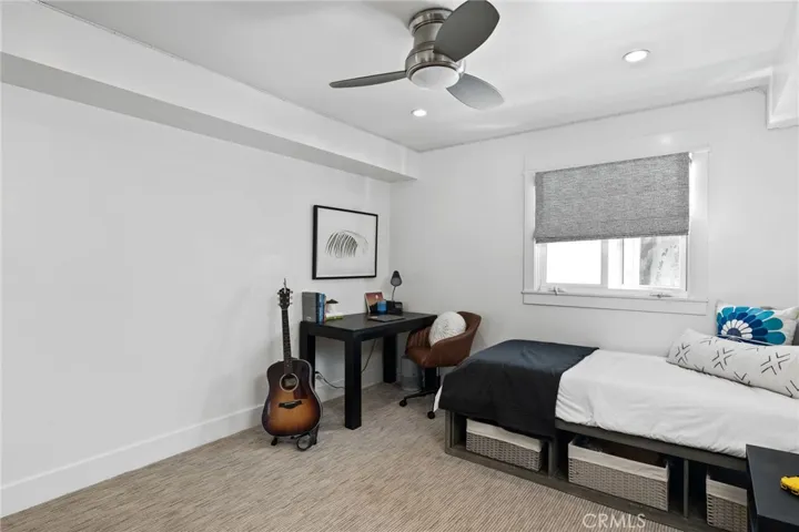 400 Manhattan Avenue, Manhattan Beach, California 90266