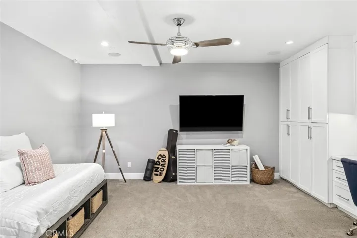 400 Manhattan Avenue, Manhattan Beach, California 90266