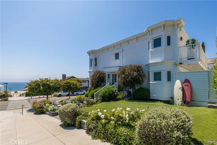 400 Manhattan Avenue, Manhattan Beach, California 90266