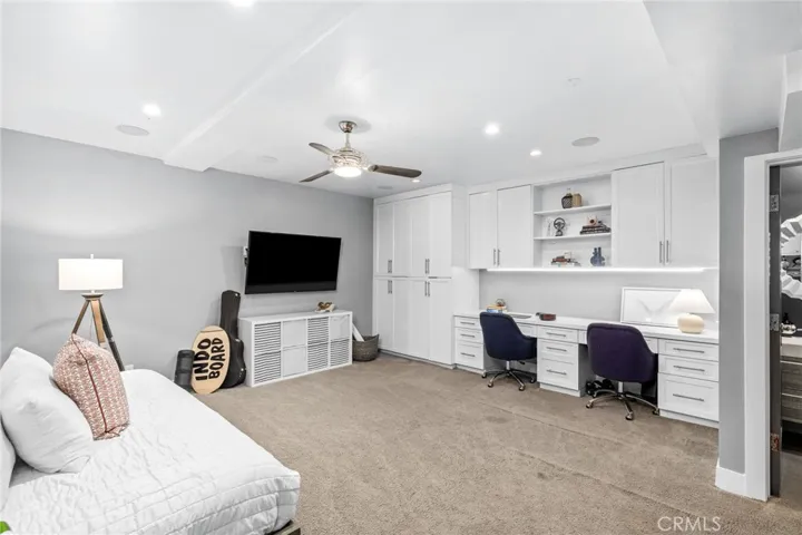 400 Manhattan Avenue, Manhattan Beach, California 90266