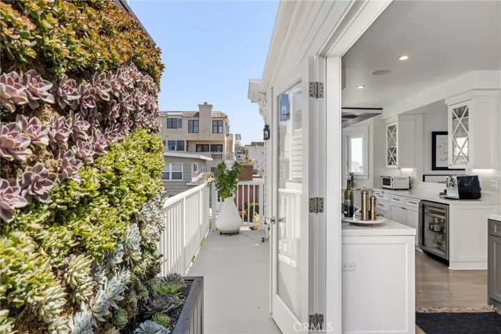 400 Manhattan Avenue, Manhattan Beach, California 90266