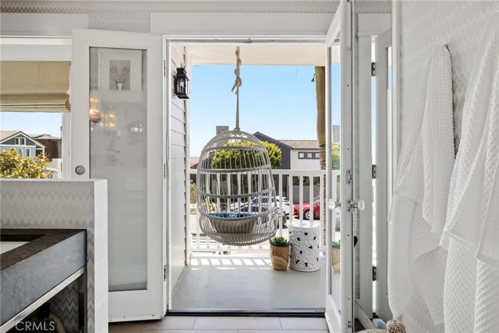 400 Manhattan Avenue, Manhattan Beach, California 90266