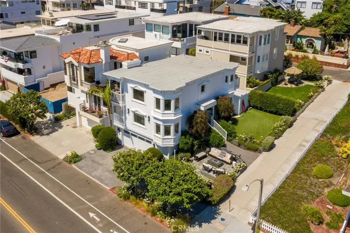 400 Manhattan Avenue, Manhattan Beach, California 90266
