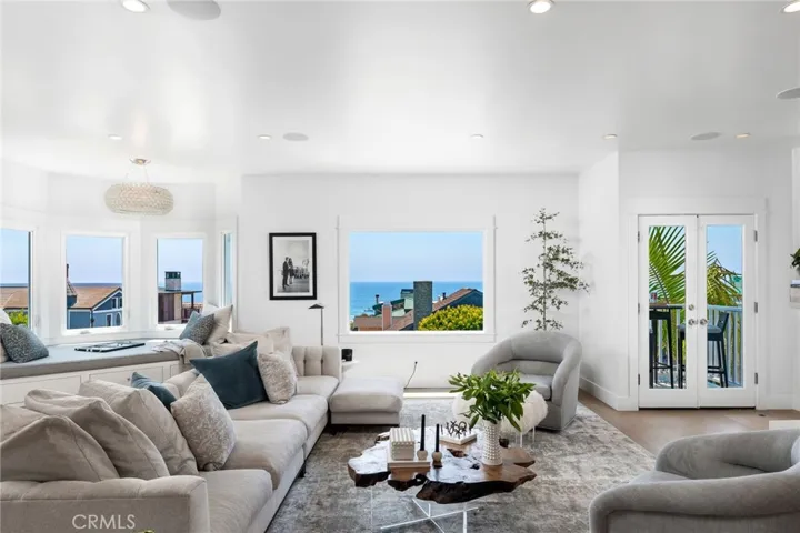 400 Manhattan Avenue, Manhattan Beach, California 90266