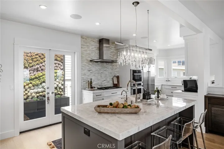 400 Manhattan Avenue, Manhattan Beach, California 90266
