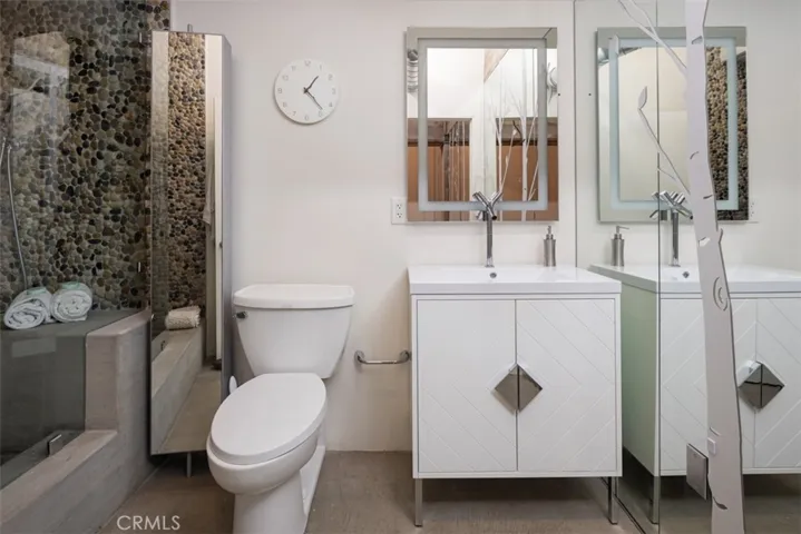 835 Locust Avenue 217, Long Beach, California 90813