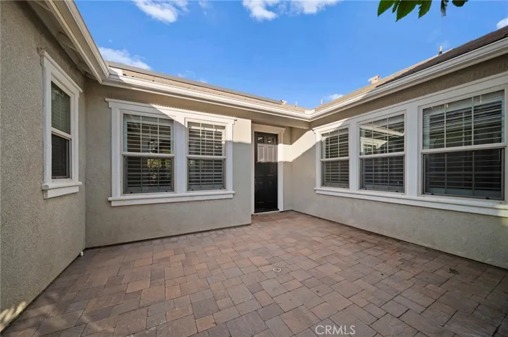 Courtyard to front door
