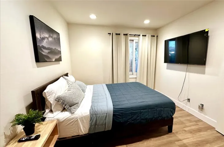 Furnished including tv