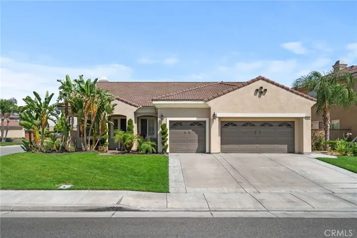 6930 Boulder Creek Drive, Eastvale, California 92880