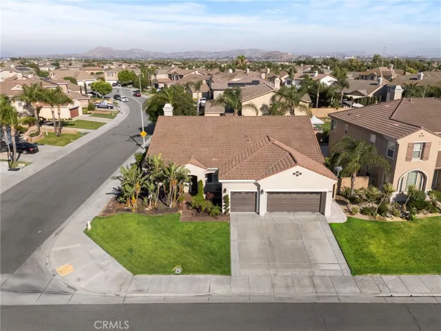 6930 Boulder Creek Drive, Eastvale, California 92880