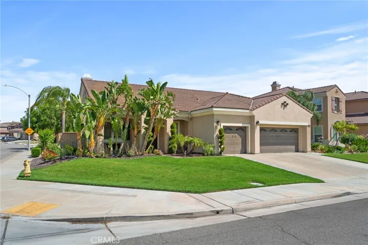 6930 Boulder Creek Drive, Eastvale, California 92880