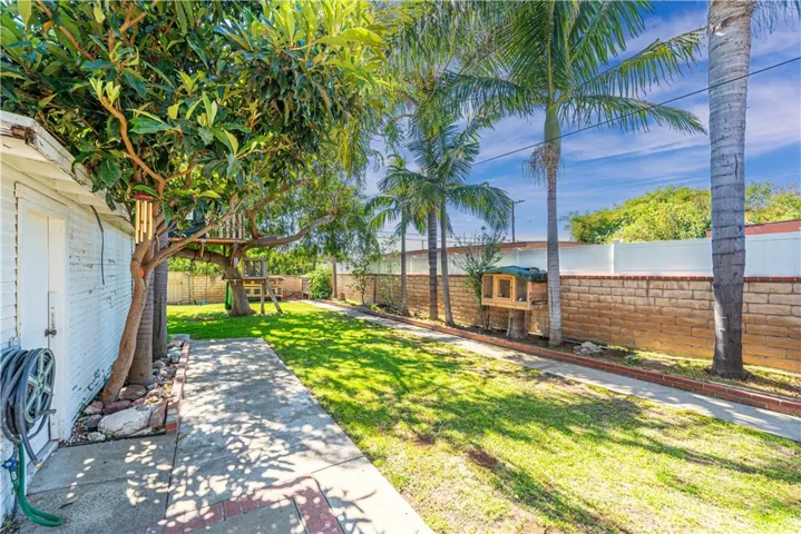 1123 King Avenue, Wilmington, California 90744
