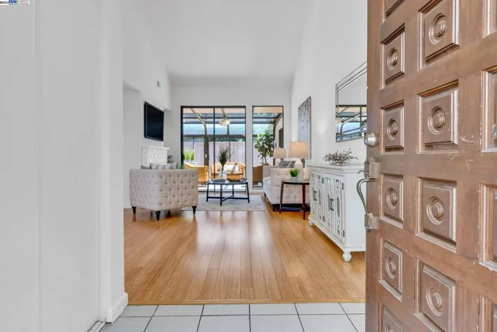 134 Northcreek Circle, Walnut Creek, California 94598-1315