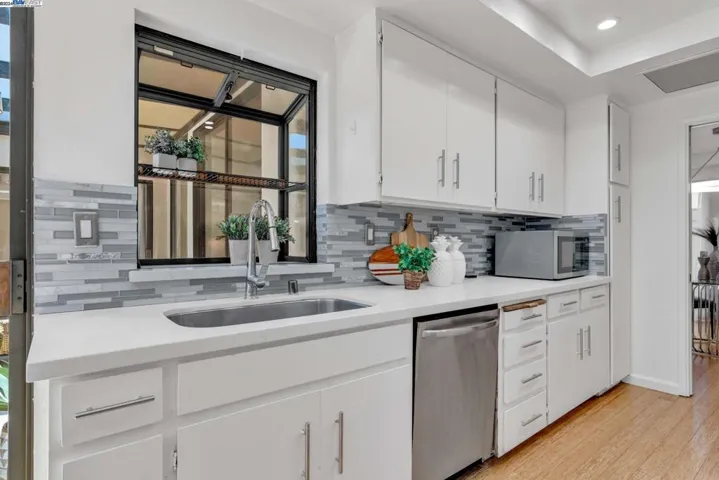 134 Northcreek Circle, Walnut Creek, California 94598-1315