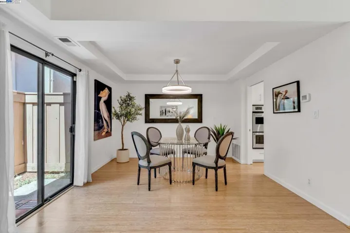 134 Northcreek Circle, Walnut Creek, California 94598-1315