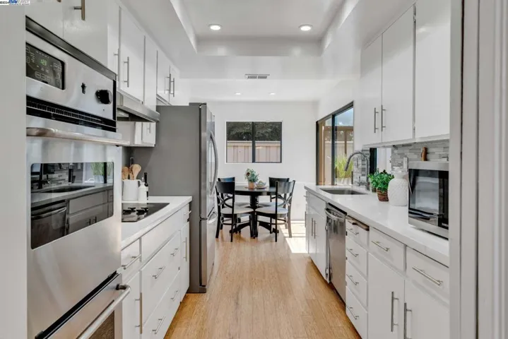 134 Northcreek Circle, Walnut Creek, California 94598-1315