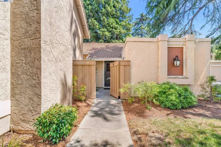134 Northcreek Circle, Walnut Creek, California 94598-1315