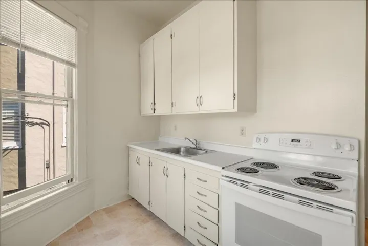 2025 San Jose Avenue, Alameda, California 94501