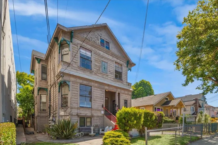 2025 San Jose Avenue, Alameda, California 94501