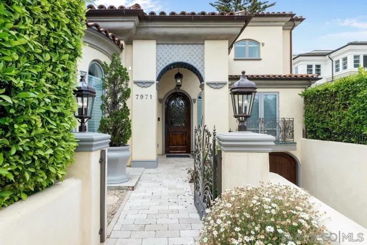 7971 Prospect Pl, La Jolla, California 92037